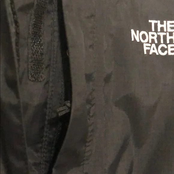Women’s North Face HyVent Rain/Wind Jacket with Mesh inside, size Small - Picture 6 of 8